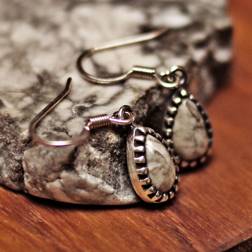 ES-107(WB) Howlite teardrop earring, stone earring, silver earring, cute earring, native american earring
