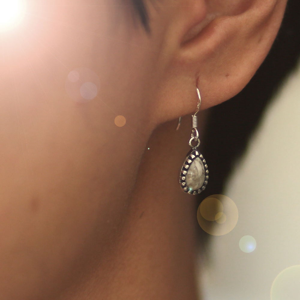 ES-107(WB) Howlite teardrop earring, stone earring, silver earring, cute earring, native american earring