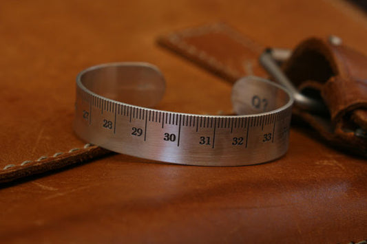 Custom ruler cuff