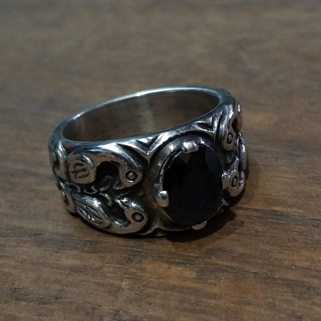 Custom stone and relief ring