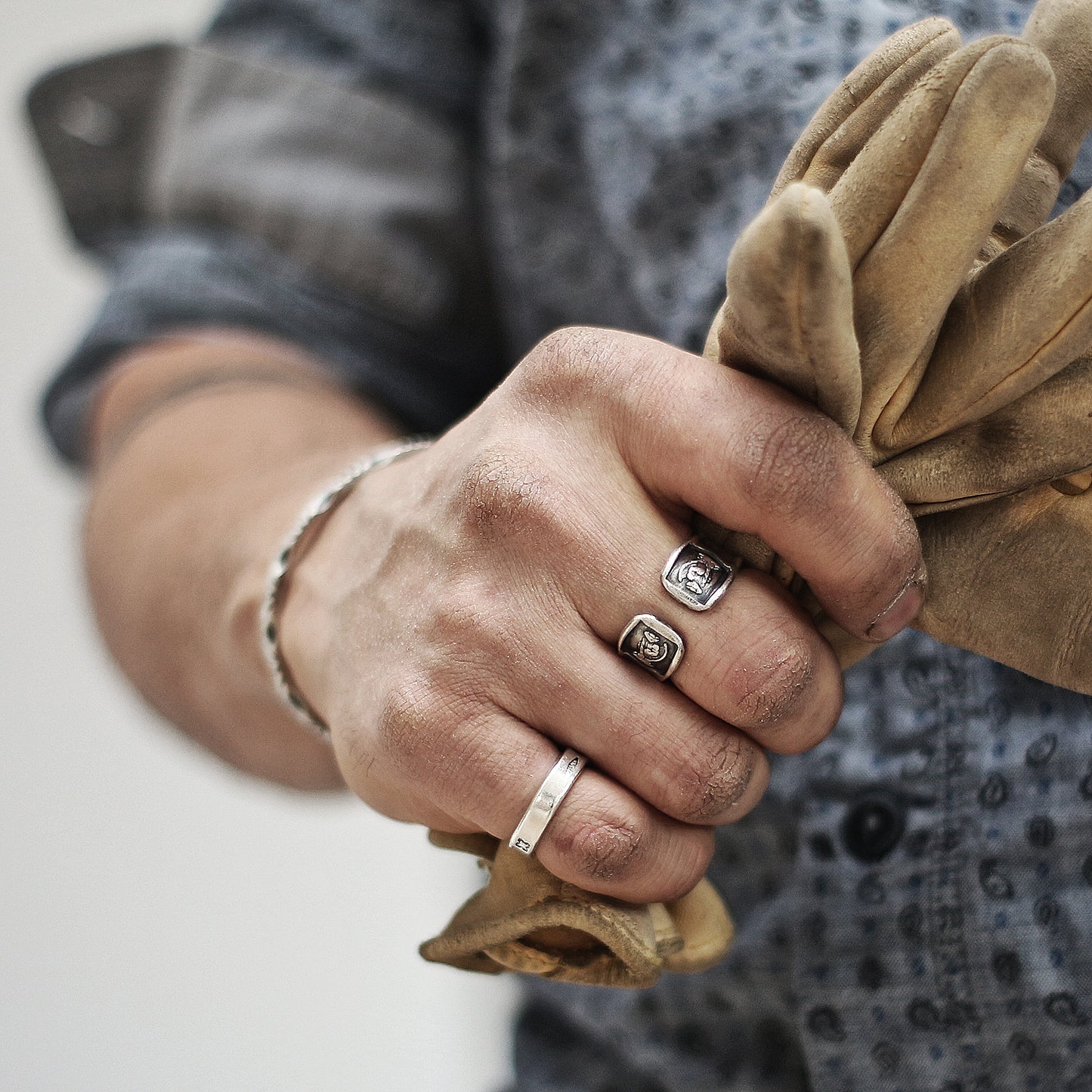 RS-158 Silberring mit erhabenem Gargoyle-Aufdruck, Vintage-Ring, rustikaler Ring, geschnitzter Ring, männlicher Ring, Herrenring, Wappenring, Siegelring, Grotesker Ring