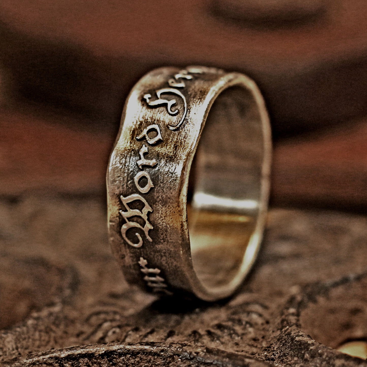 RS-178 Raised letters decorated ring, personalized silver ring, word ring