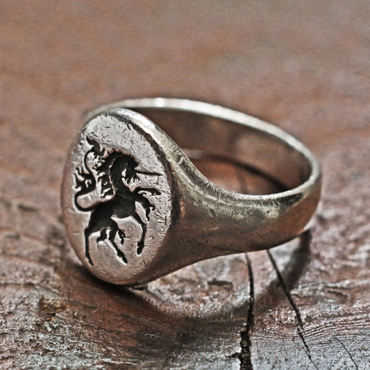 Wachssiegelring, Vintage-Ring, rustikaler Ring, geschnitzter Ring, männlicher Ring, Männerring, Wappenring, Siegelring, Löwenwappen, Charm-Ring, Chevalier