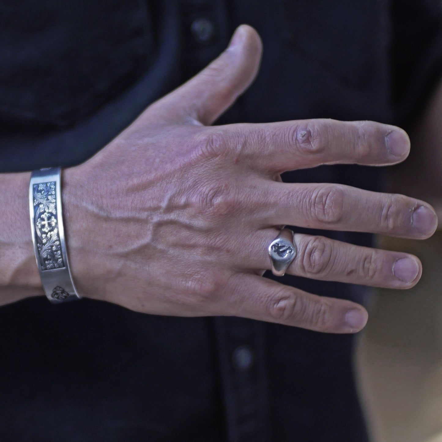 Wachssiegelring, Vintage-Ring, rustikaler Ring, geschnitzter Ring, männlicher Ring, Männerring, Wappenring, Siegelring, Löwenwappen, Charm-Ring, Chevalier