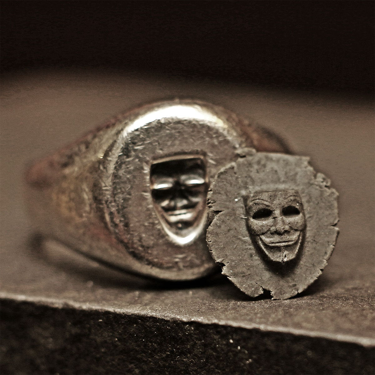 Wachssiegelring, Vintage-Ring, rustikaler Ring, sperriger Ring, Herrenring, Herrenring, Wappenring, Siegelring, Guy Fawkes