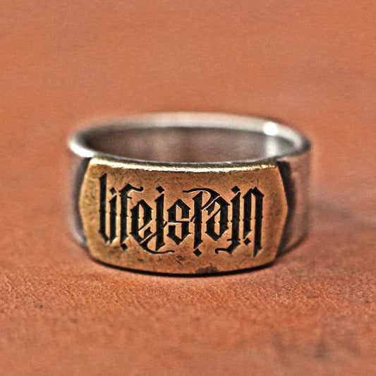 Das Leben ist Schmerz, Herrenring, Lateinring, Zitatring, Mittelalterring, rustikaler Ring, Vintagering, Kalligraphiering