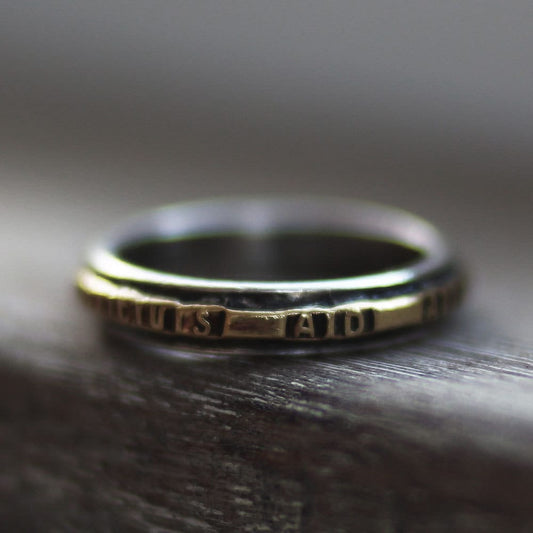 Namensring, dünner Silberring, Datumsring, individueller Ring, personalisierter Ring, gravierter Ring, erhabener Buchstabe, Wortring, Liebesring, süßer Ring